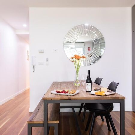 Experience Port Melbourne Apartment Luaran gambar