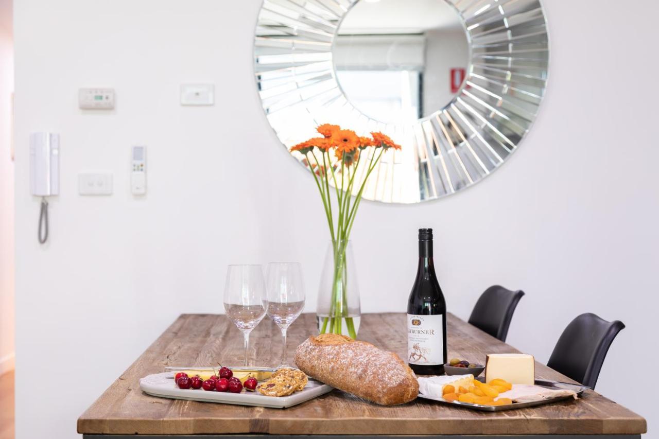 Experience Port Melbourne Apartment Luaran gambar