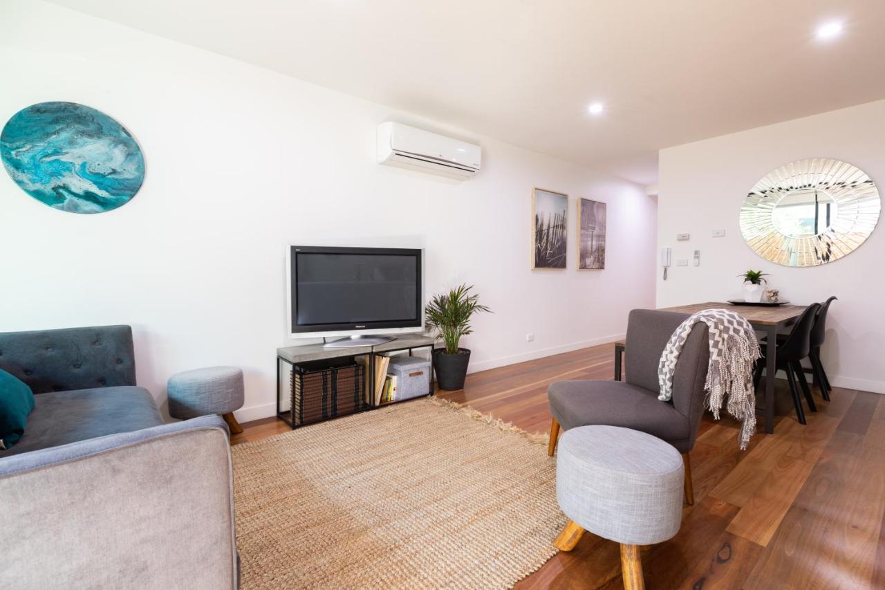 Experience Port Melbourne Apartment Luaran gambar
